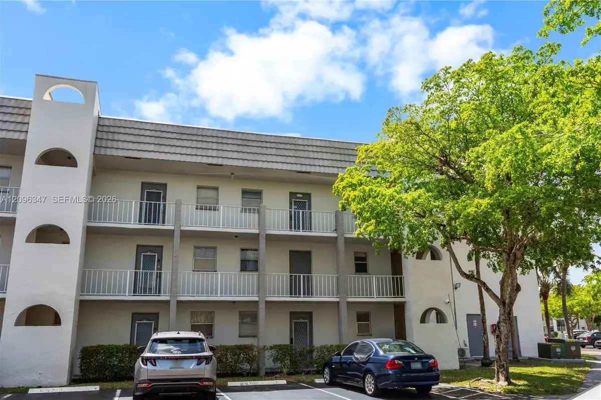 8450 Sunrise Lakes Blvd #306, Sunrise: photo 1 of 19