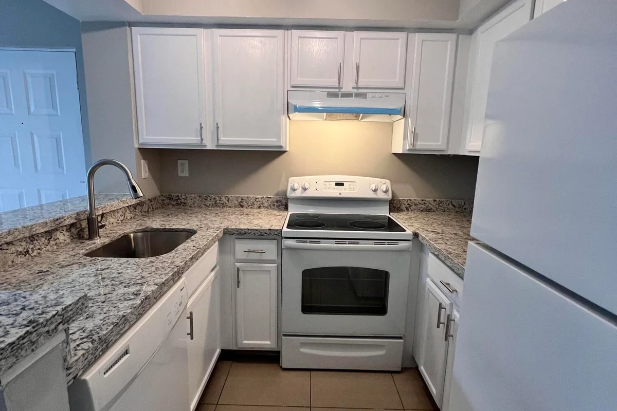 700 Executive Center Dr #211, West Palm Beach: photo 1 of 18