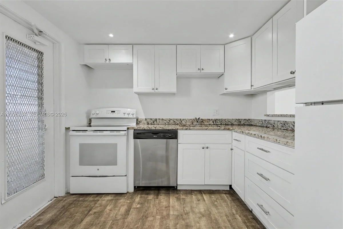 4700 Washington St #502, Hollywood: photo 1 of 38