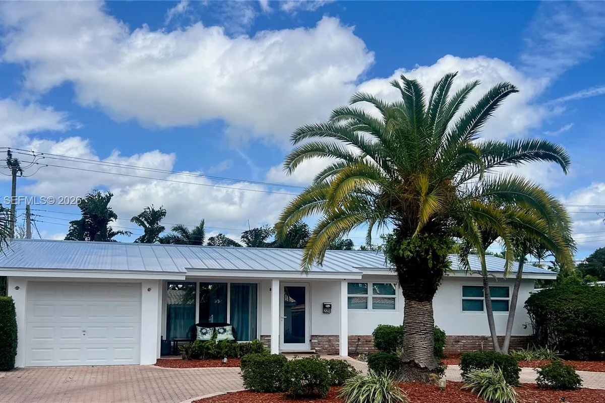 2211 NE 61st Ct, Fort Lauderdale: photo 1 of 26