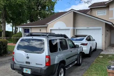 4925 W Lakes Dr, Deerfield Beach: photo 1 of 13