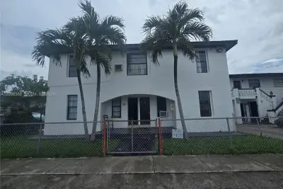 66 W 13th St #6, Hialeah: photo 1 of 11