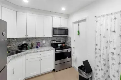 4200 NW 3rd Ct #241, Plantation: photo 1 of 23