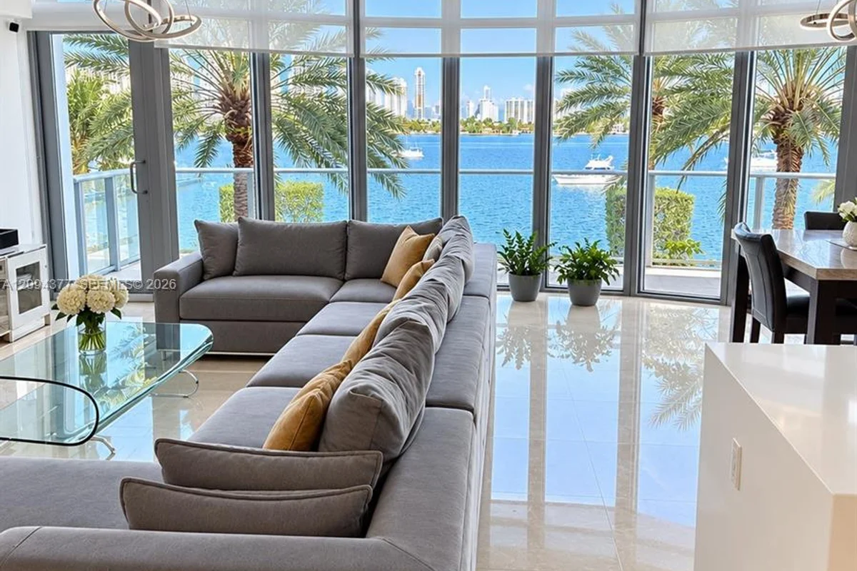 17301 Biscayne Blvd #211, North Miami Beach: photo 1 of 25