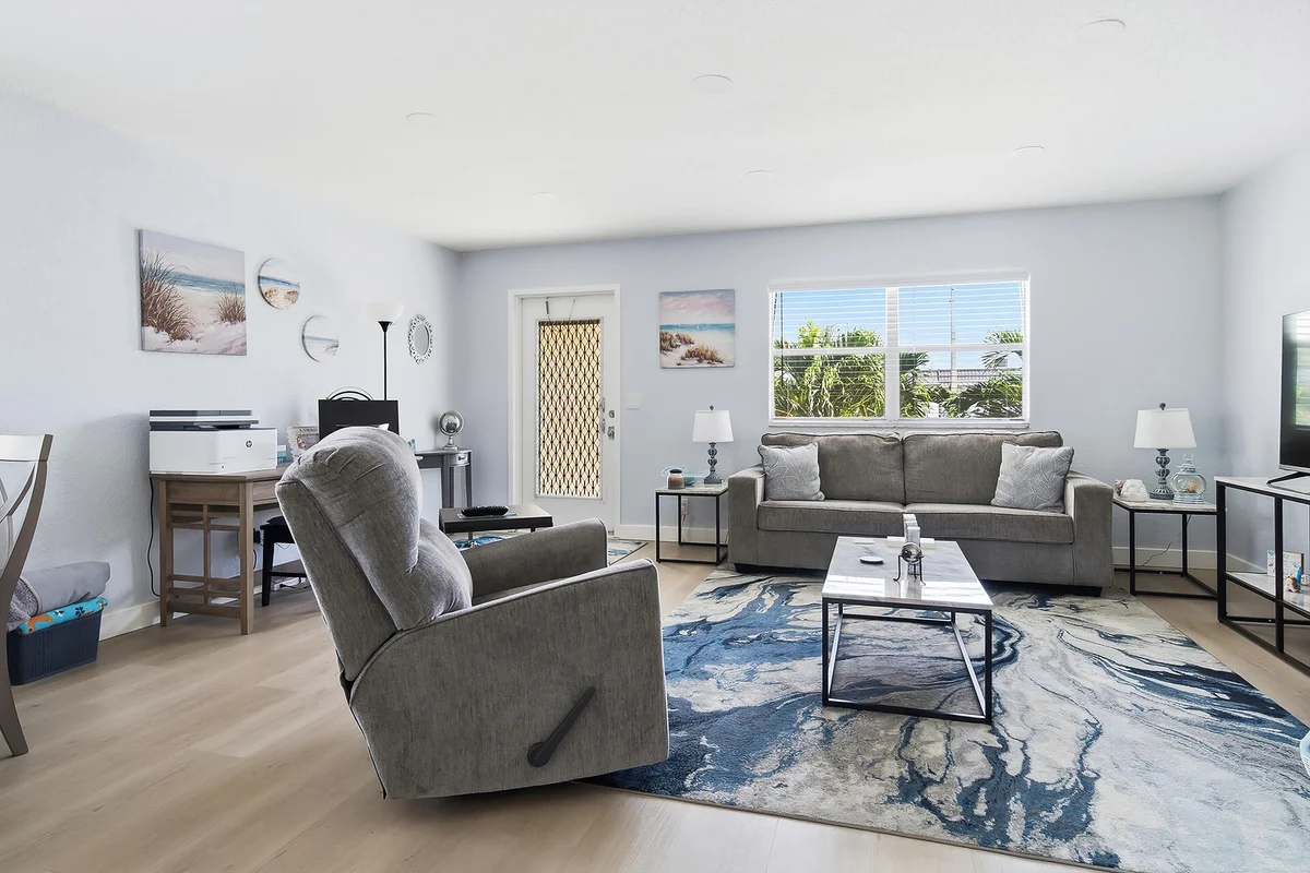 702 Saxony O Way, Delray Beach: photo 1 of 38
