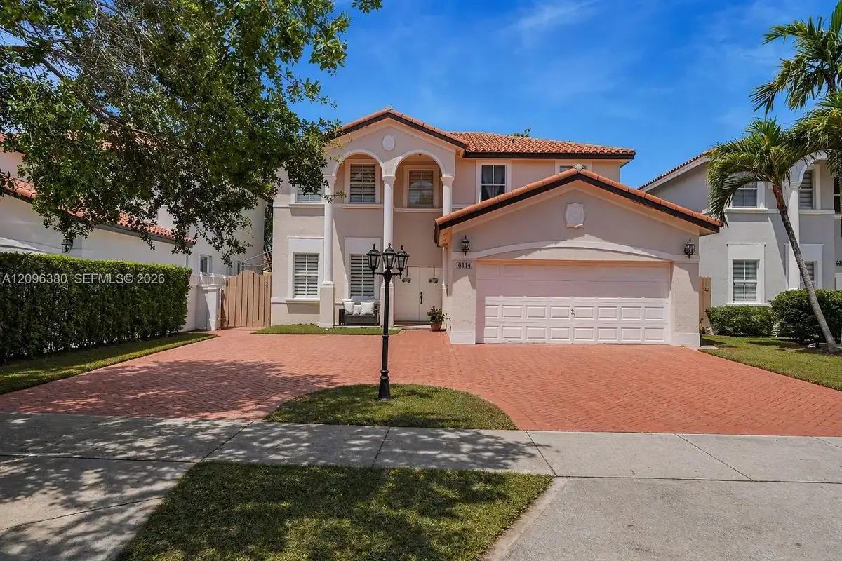 6114 SW 158th Pass, Miami: photo 1 of 31