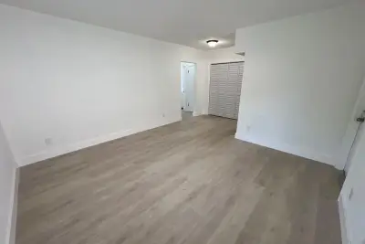 929 NW 3rd Ave #01, Fort Lauderdale: photo 1 of 15