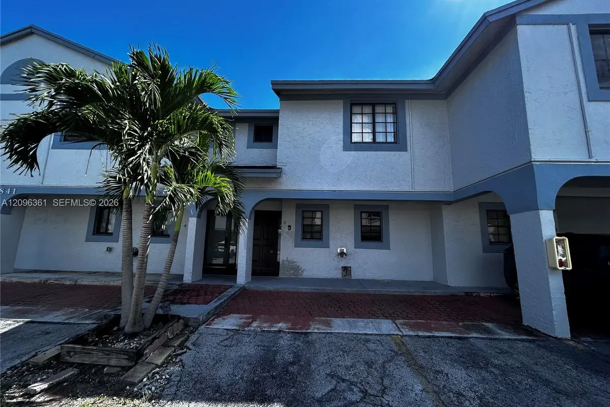 11841 SW 18th St #3-21, Miami: photo 1 of 30