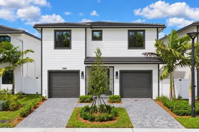 1449 SW 23rd Ct, Fort Lauderdale: photo 1 of 21