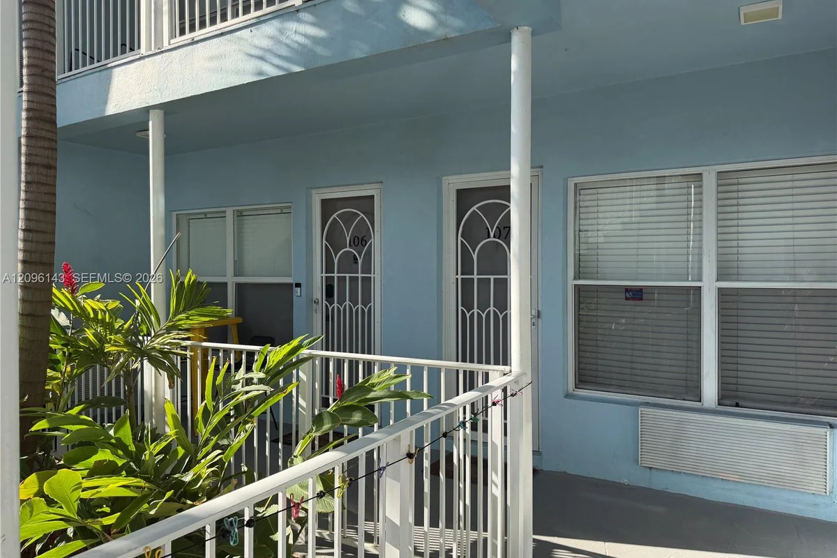 315 Van Buren St #107B, Hollywood: photo 1 of 11