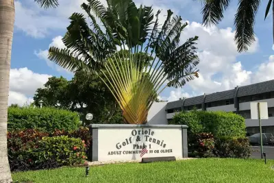 7817 Golf Cir Dr #210, Margate: photo 1 of 26