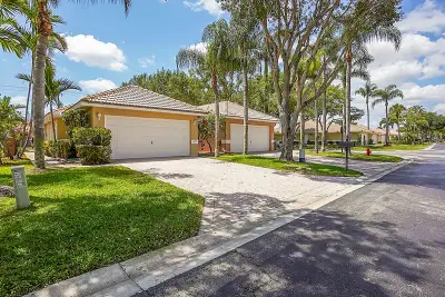 5215 Grande Palm Cir, Delray Beach: photo 1 of 32