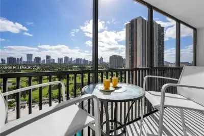 20301 W Country Club Dr #1226, Aventura: photo 1 of 23