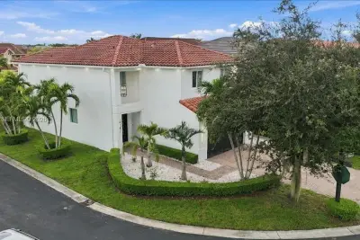 14747 SW 132nd Ct, Miami: photo 1 of 55