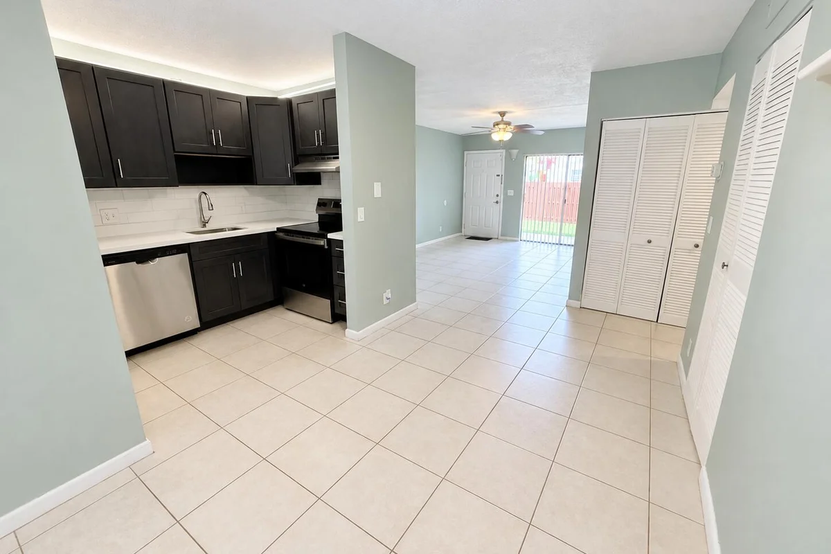 3253 NW 104th Ave, Coral Springs: photo 1 of 18