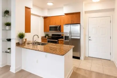 1830 Radius Dr #1118, Hollywood: photo 1 of 40