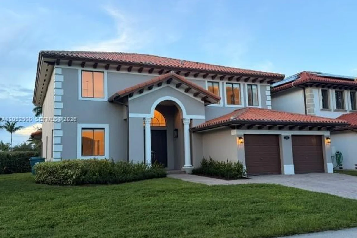 7713 SW 193rd St, Cutler Bay: photo 1 of 15