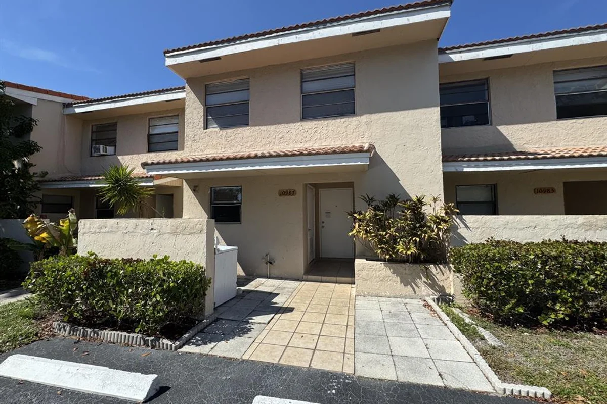 10987 Royal Palm Blvd #9, Coral Springs: photo 1 of 1