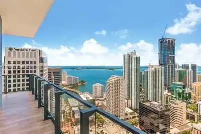 68 SE 6th St #3901, Miami: photo 1 of 2