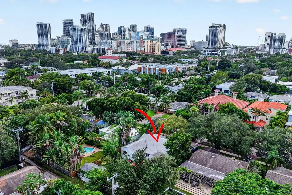 416 NE 11th Ave, Fort Lauderdale: photo 1 of 23