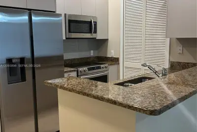 100 Andalusia Ave #PH-8, Coral Gables: photo 1 of 6