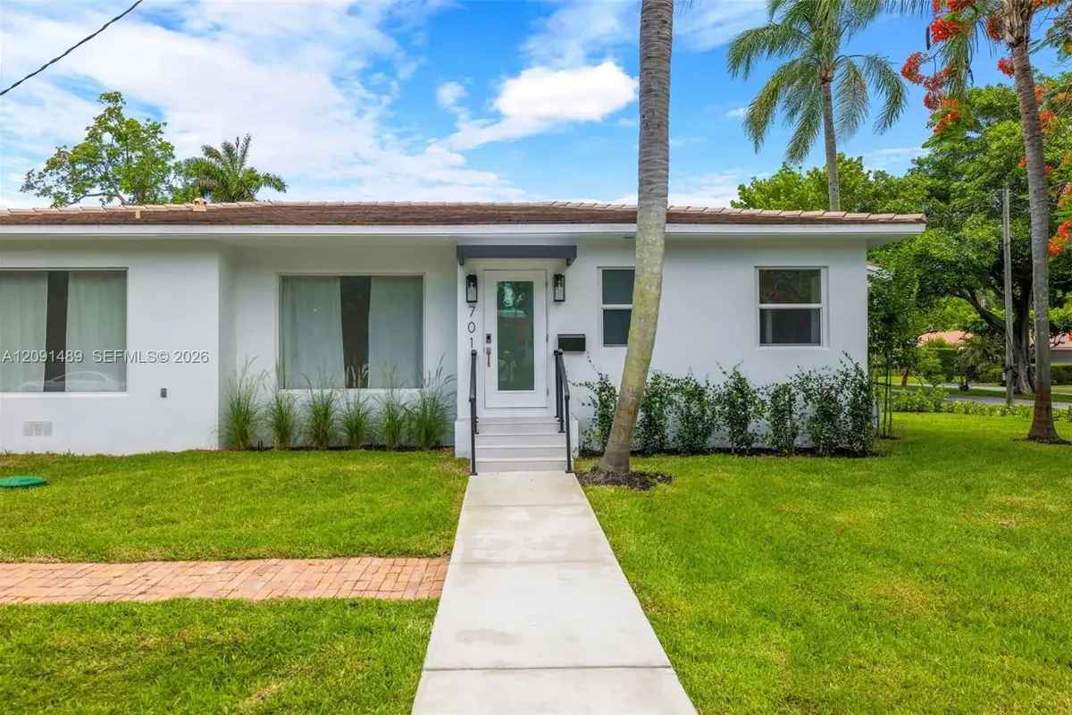 701 NE 119th St, Biscayne Park: photo 1 of 31