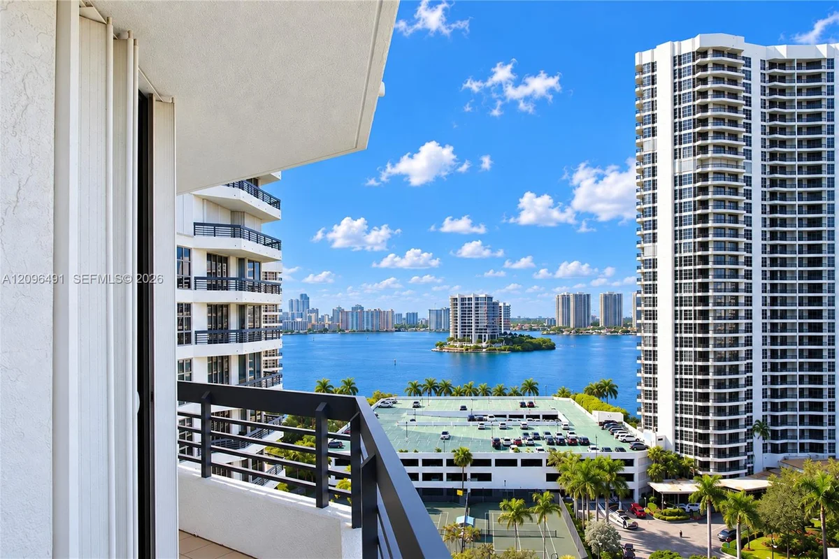 3500 Mystic Pointe Dr #1503, Aventura: photo 1 of 44