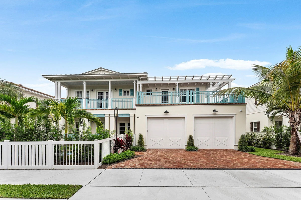 140 SE 1st Ave, Delray Beach: photo 1 of 25