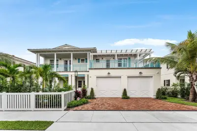 140 SE 1st Ave, Delray Beach: photo 1 of 25