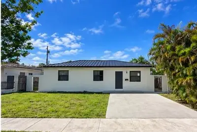 6810 SW 1st St, Miami: photo 1 of 18