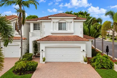 11423 NW 69th Ter, Doral: photo 1 of 47