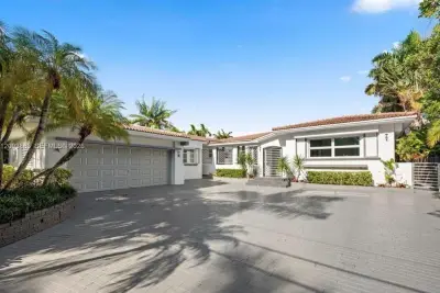 1025 Belle Meade Island Dr, Miami: photo 1 of 36