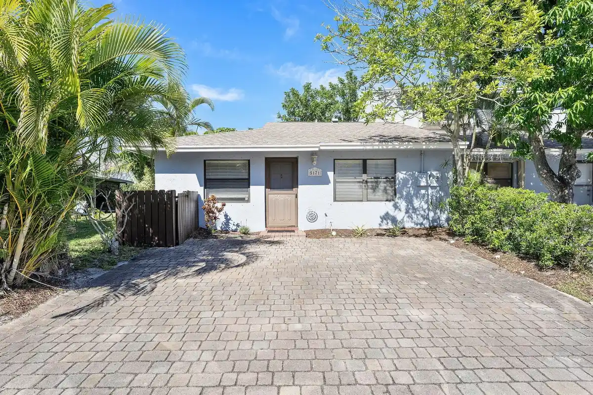 5171 Tennis Ln, Delray Beach: photo 1 of 30