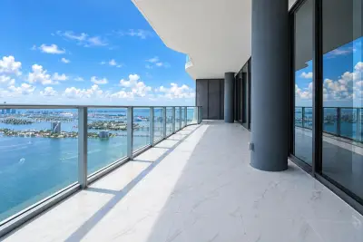 700 NE 24th St #PH-5903, Miami: photo 1 of 36