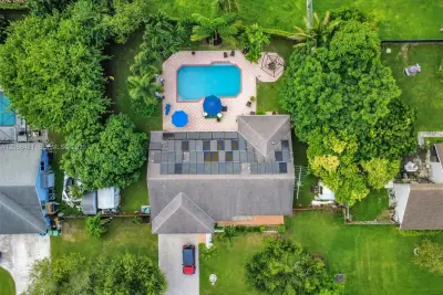 16330 SW 282nd St, Homestead: photo 1 of 33