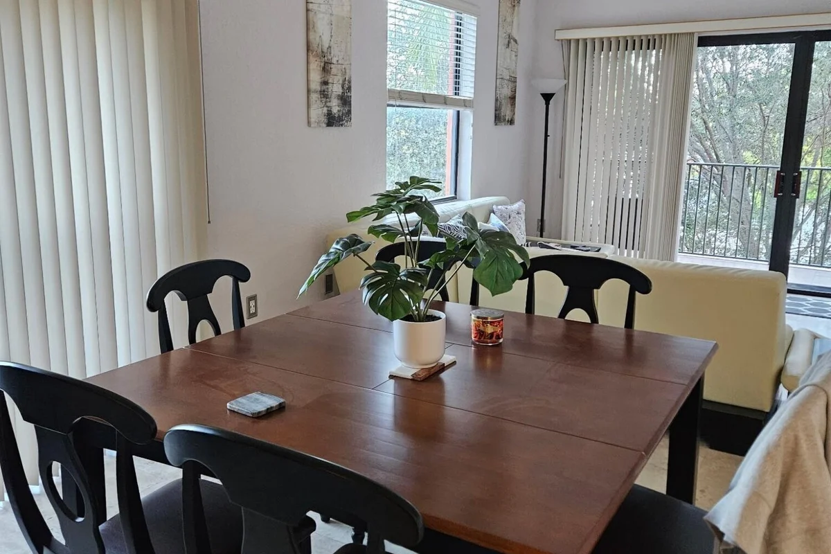 1640 Presidential Way #301, West Palm Beach: photo 1 of 5