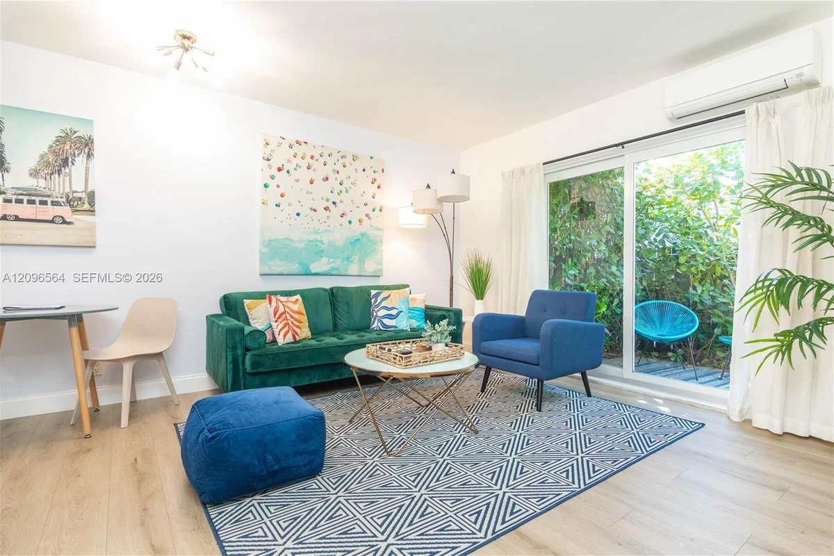 735 NE 15th St #3, Fort Lauderdale: photo 1 of 37