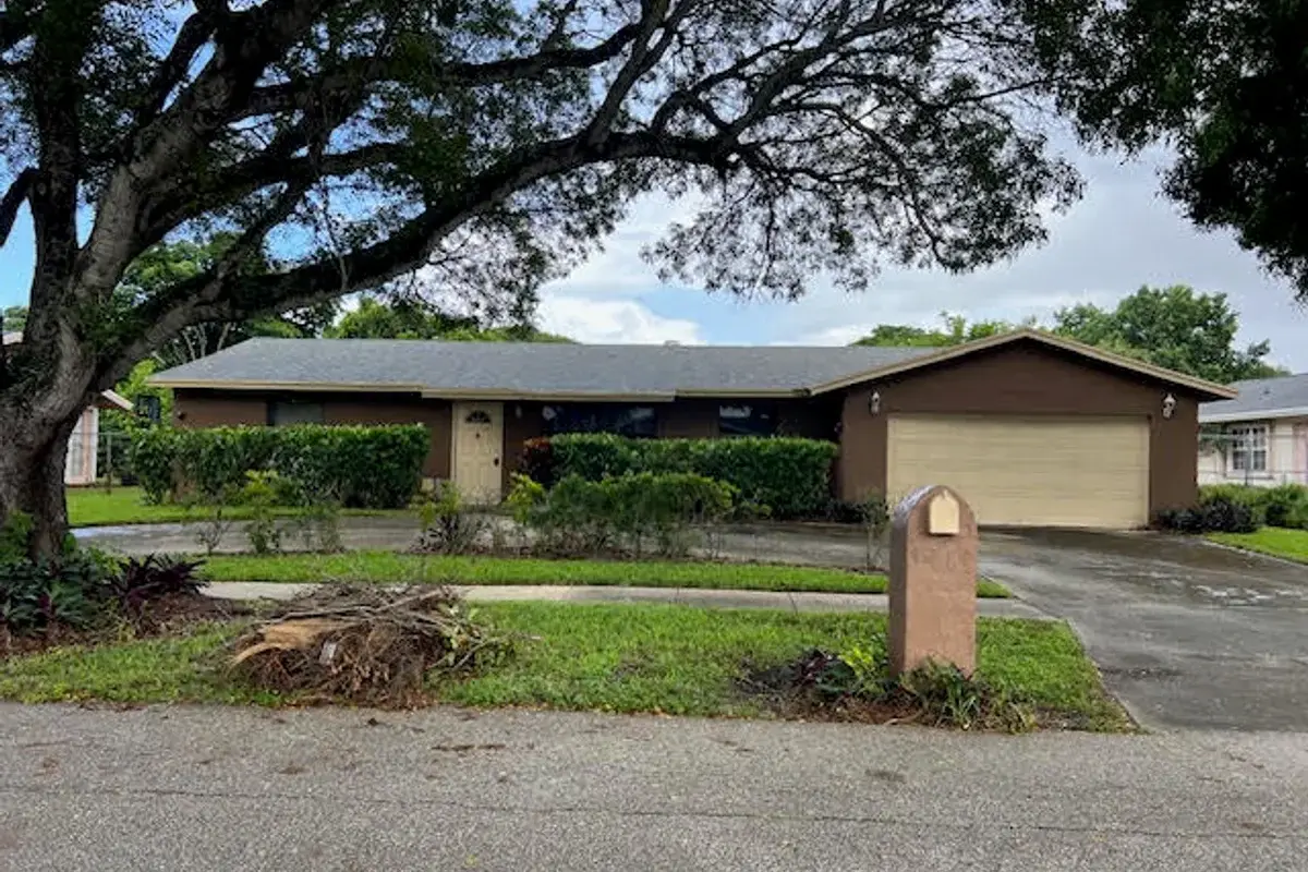 4214 Waverly Dr, West Palm Beach: photo 1 of 2