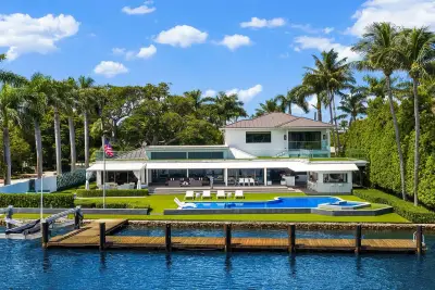 201 Palm Trl, Delray Beach: photo 1 of 35