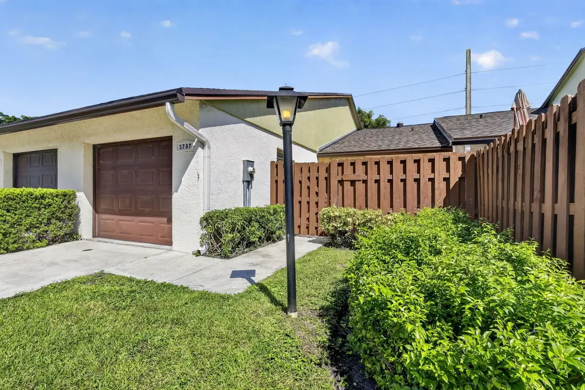 3787 Coco Loba Ln, Boynton Beach: photo 1 of 28