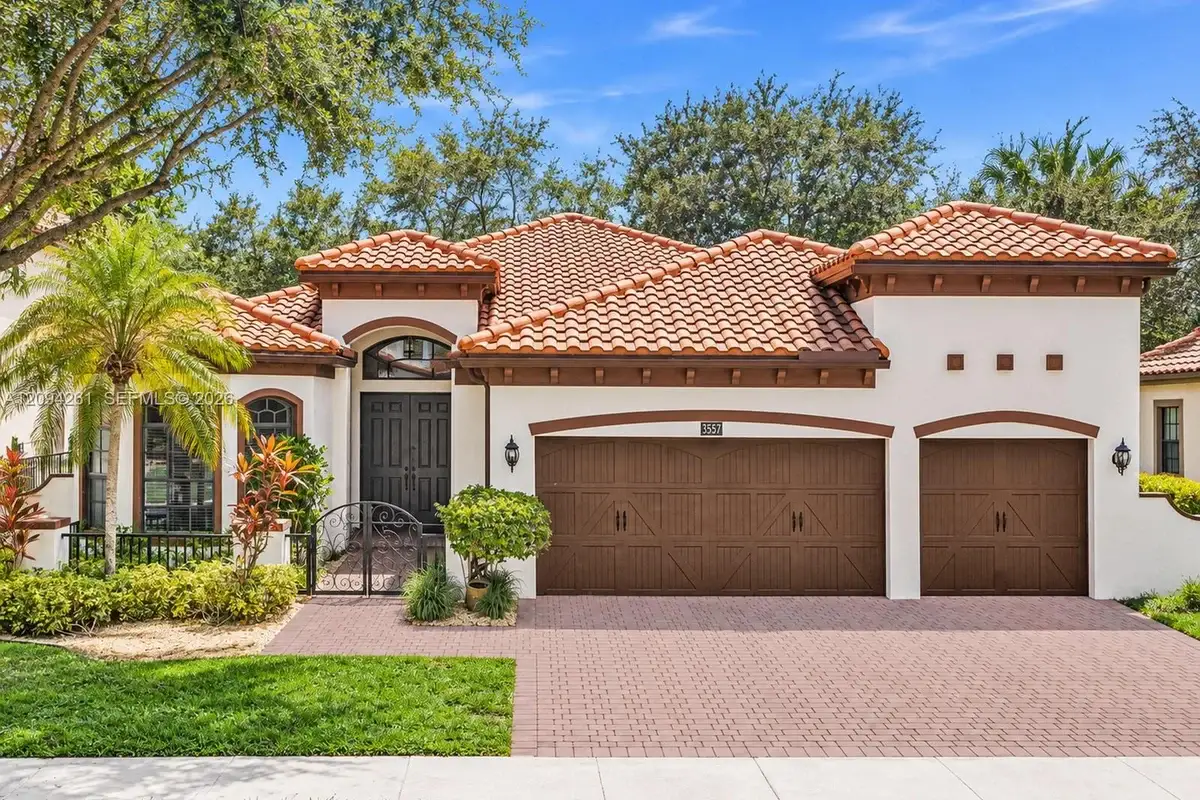 3557 NW 87th Ave, Hollywood: photo 1 of 29