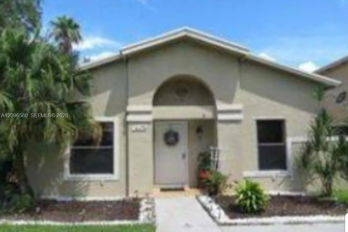 6472 SW 152nd Cir Pl #14-72, Miami: photo 1 of 6