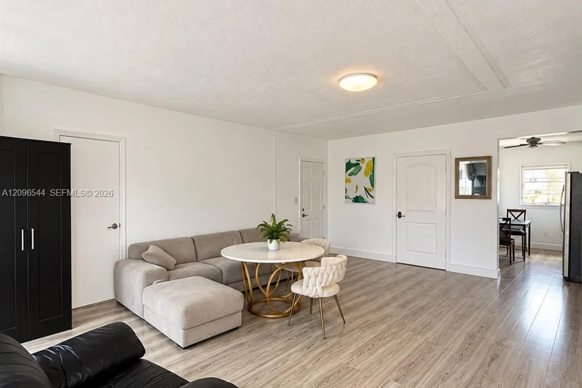 7712 Byron Ave #3, Miami Beach: photo 1 of 11