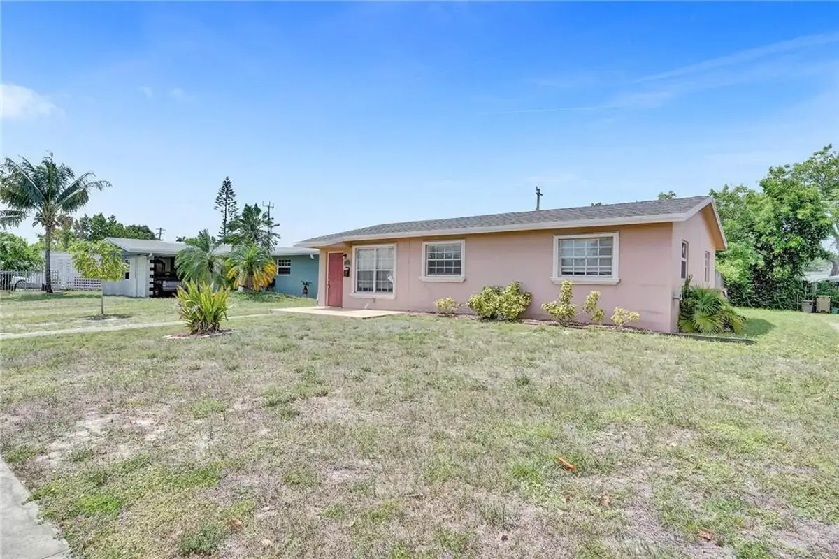 7741 NW 33rd St, Davie: photo 1 of 27
