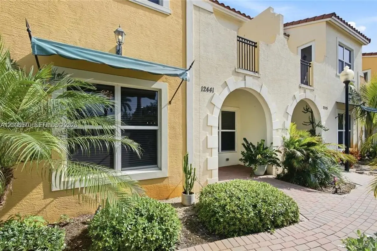 12441 NW 18th Ct, Pembroke Pines: photo 1 of 41