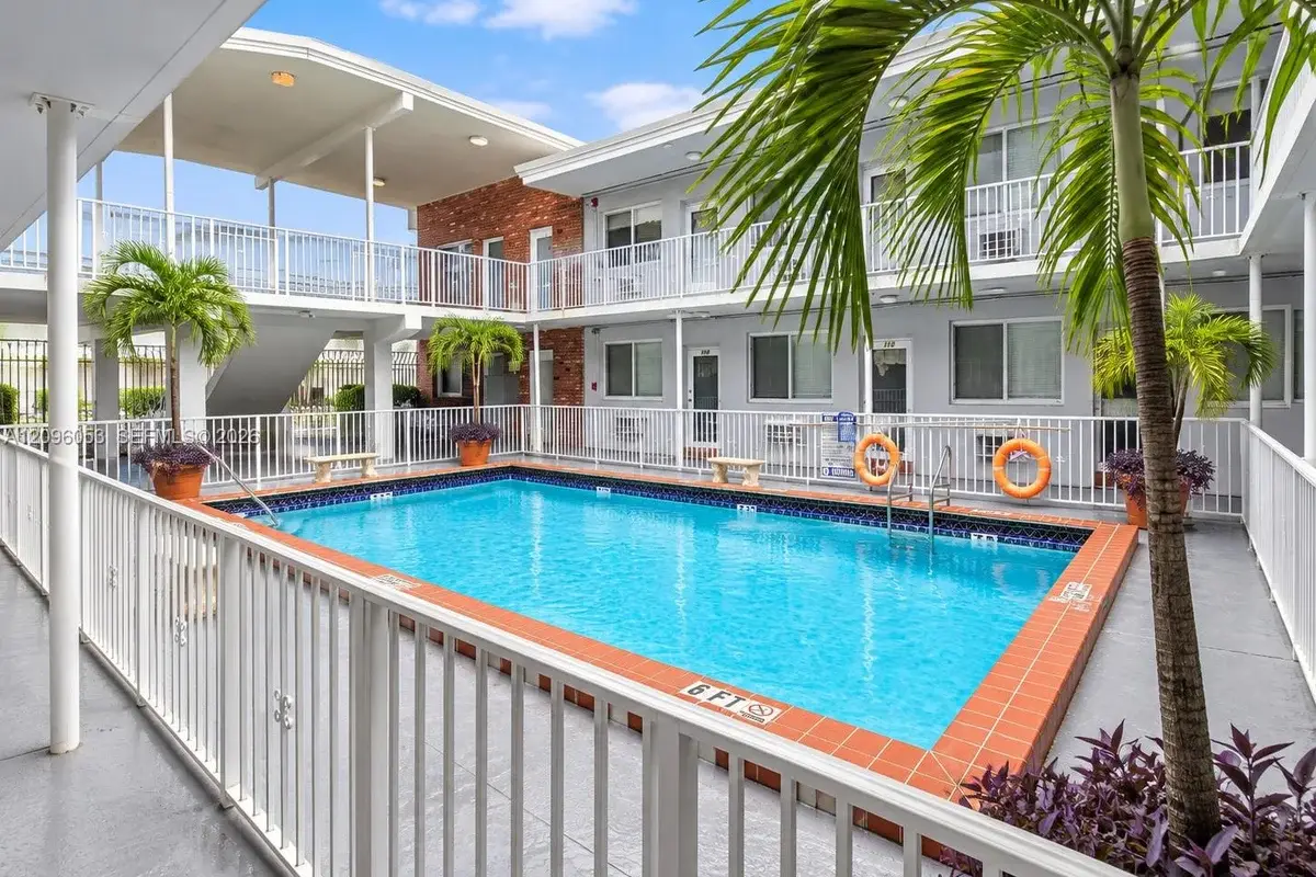305 69th St #105, Miami Beach: photo 1 of 29