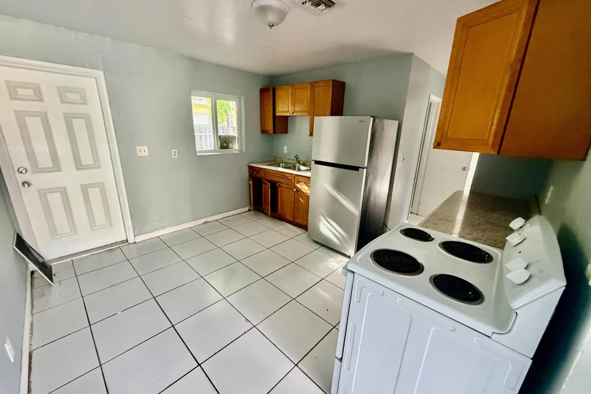 1132 NW 5th Ct #1A, Fort Lauderdale: photo 1 of 7