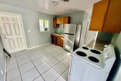 1132 NW 5th Ct #1A, Fort Lauderdale: photo 1 of 7