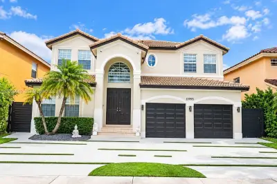 13995 SW 154th St, Miami: photo 1 of 31