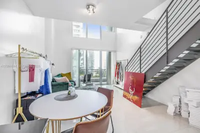 60 SW 13 St #1404, Miami: photo 1 of 23